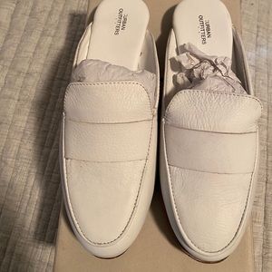 Urban Outfitters women’s cream loafer mule